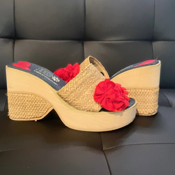 Red and Blue Summer Platform Wedge -Size 6 - Picture 2 of 3